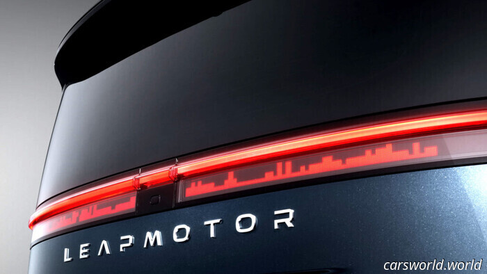 Stellantis' Chinese Collaborator Created a Minivan That Makes the Pacifica Seem Outdated | Carscoops